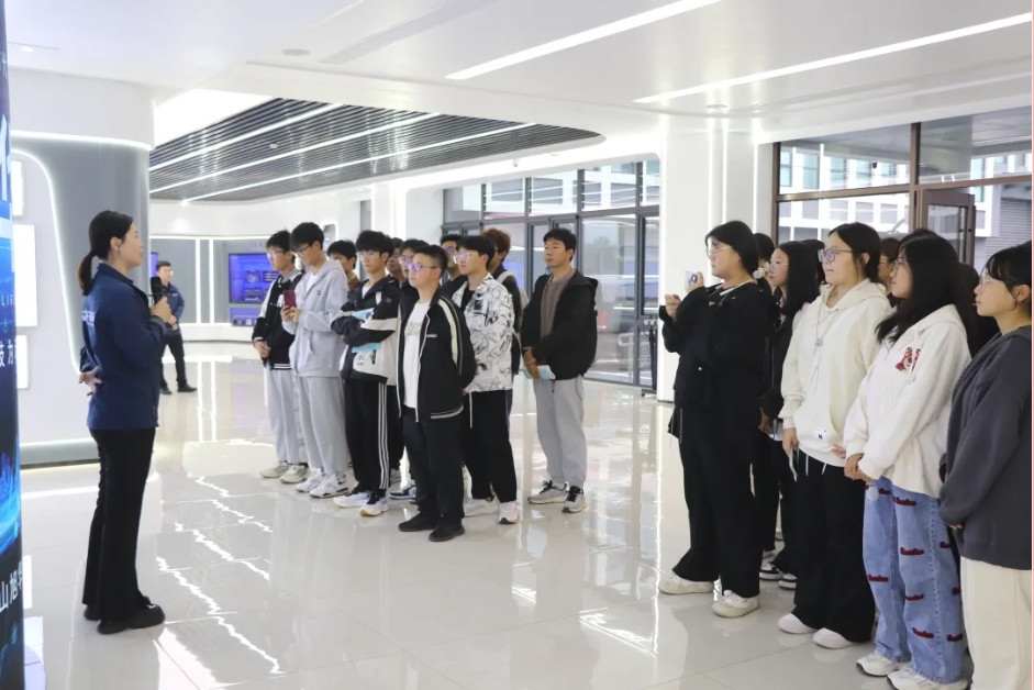 筑牢基础 展望未来 ▏唐山学院会计学院学生到qy·球友会(中国)智能参观学习